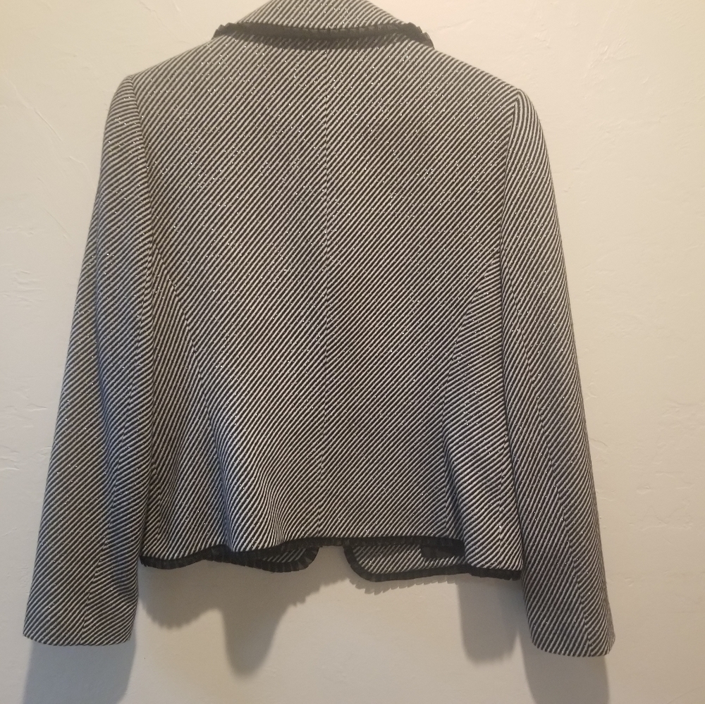 NWOT Tahari striped wool blazer (size 10) - Picture 3 of 7